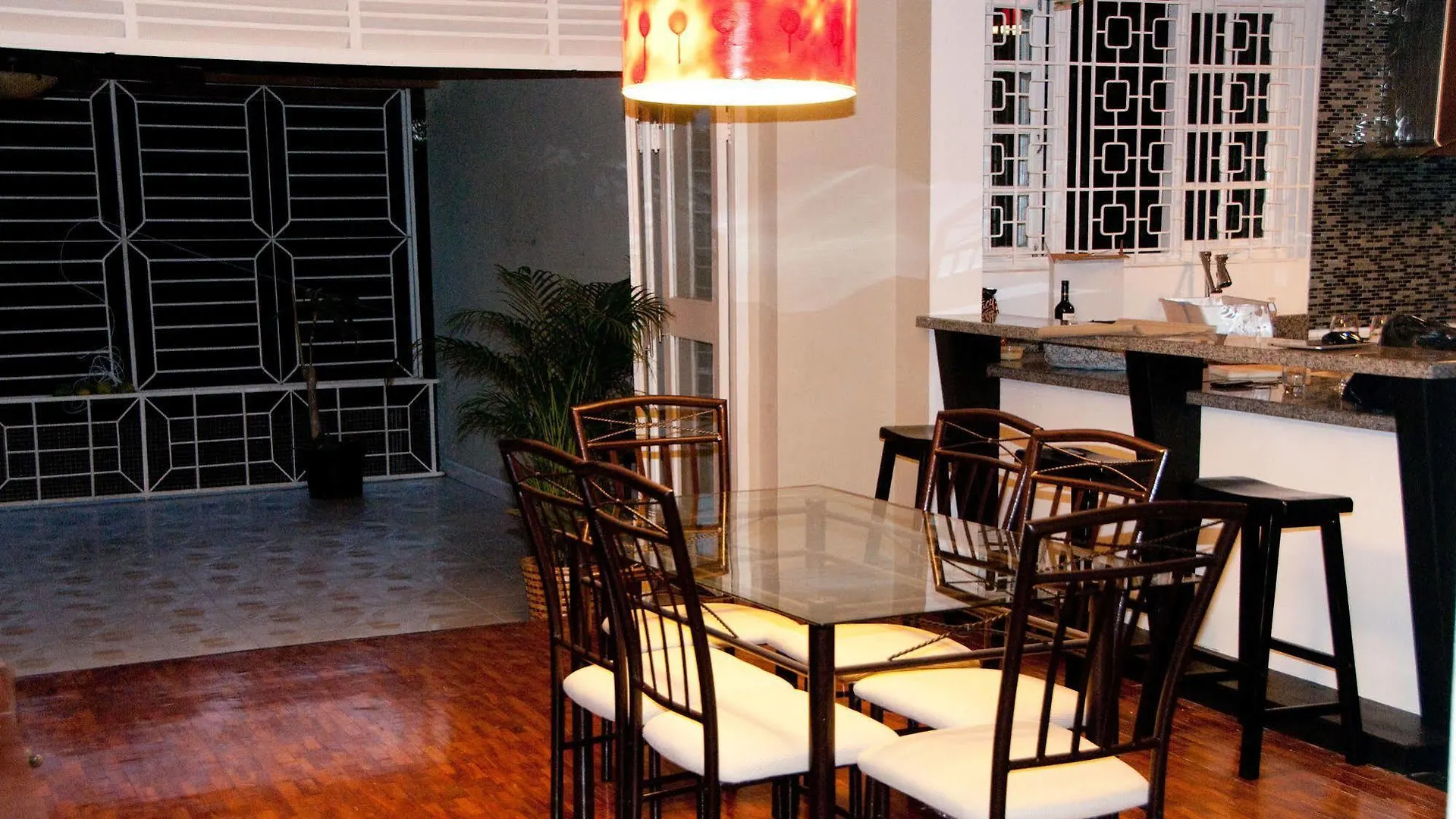 The Artiste'S Boutique By Bohemian Lodges Kingston 0*,